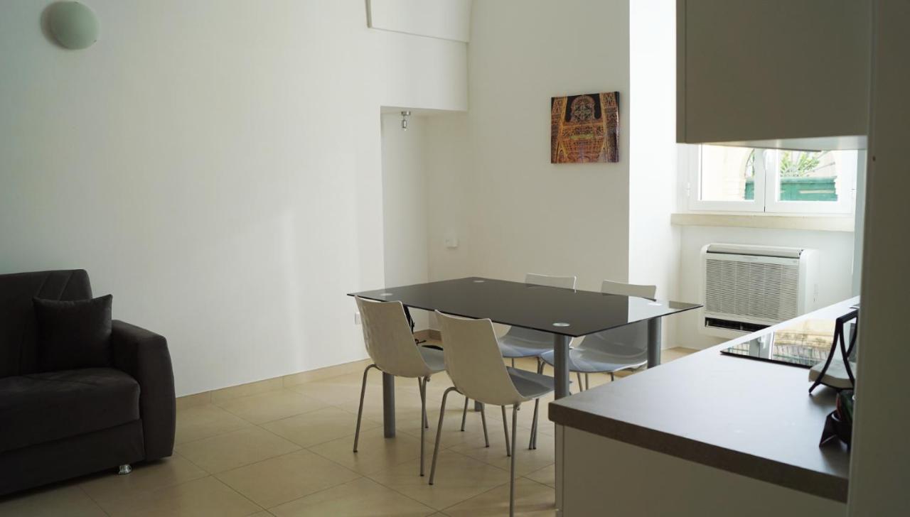 Casa Mamma Elvira Acomodação com café da manhã Lecce Exterior foto